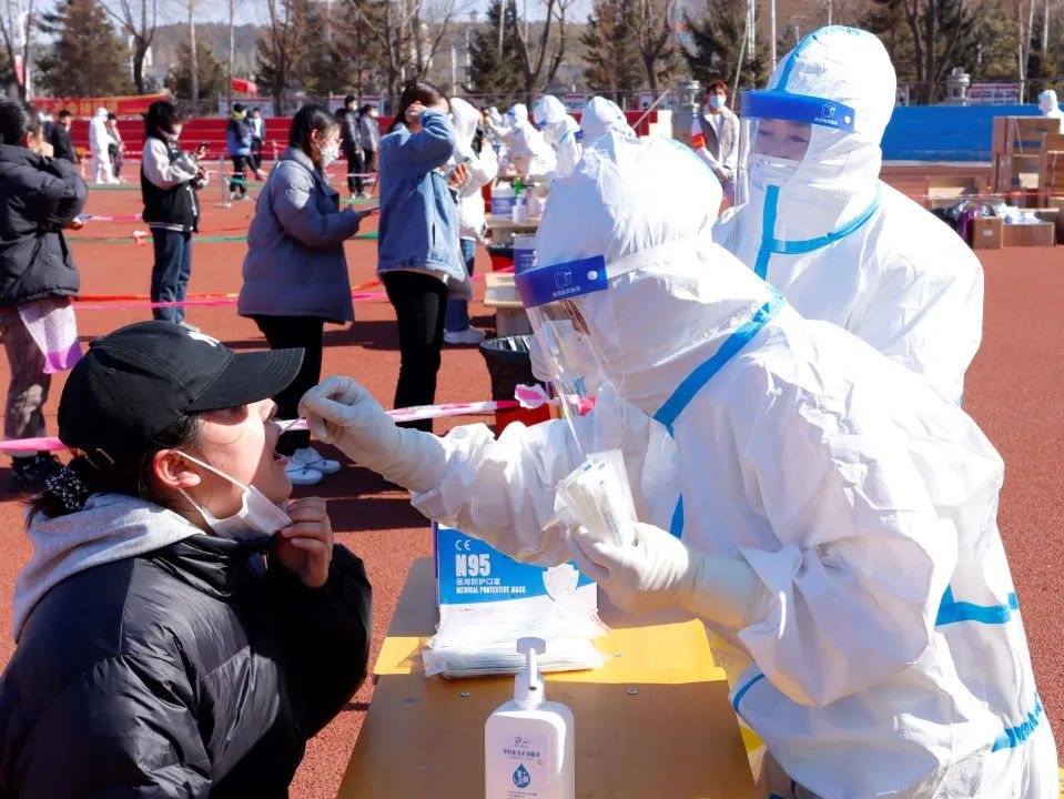 长春科技学院组织进行多轮核酸检测工作