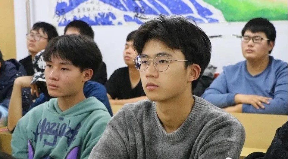 在学深悟透中汲取教育强国力量——长春科技学院掀起学习贯彻党的十九届五中全会精神热潮